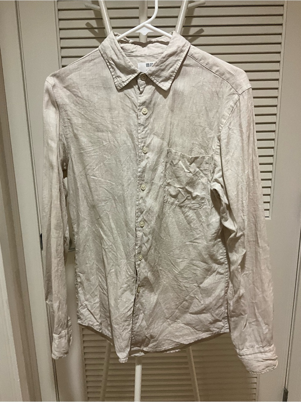Uniqlo 100% linen Long-Sleeve Button-Down Shirt in Light Beige